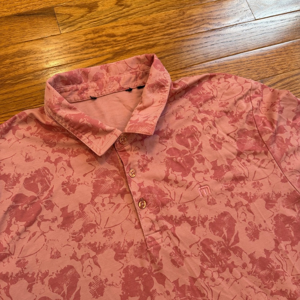 Travis Mathew Golf Polo Shirt Fits Mens XL Pink Floral Hibiscus Print Stretch